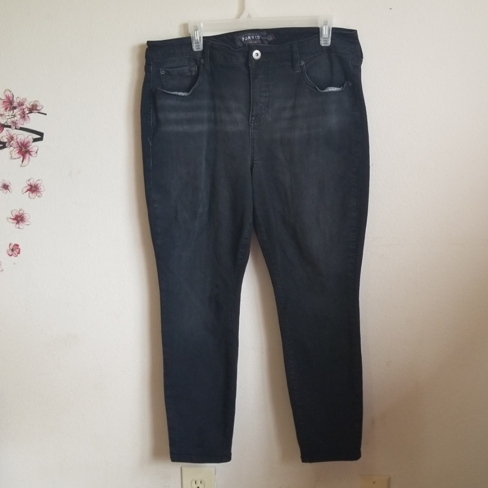 Torrid premium high rise curvy Jean's